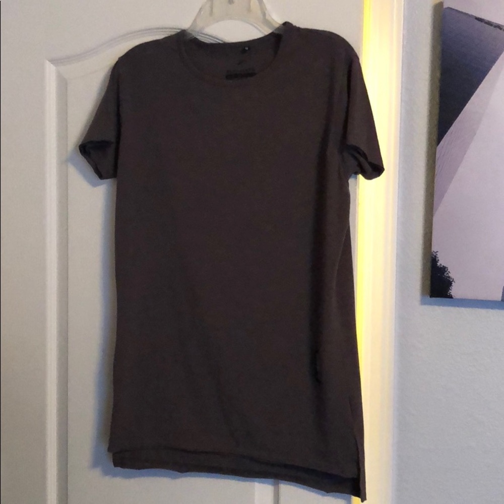 Alphalete grey fishtail t-shirt